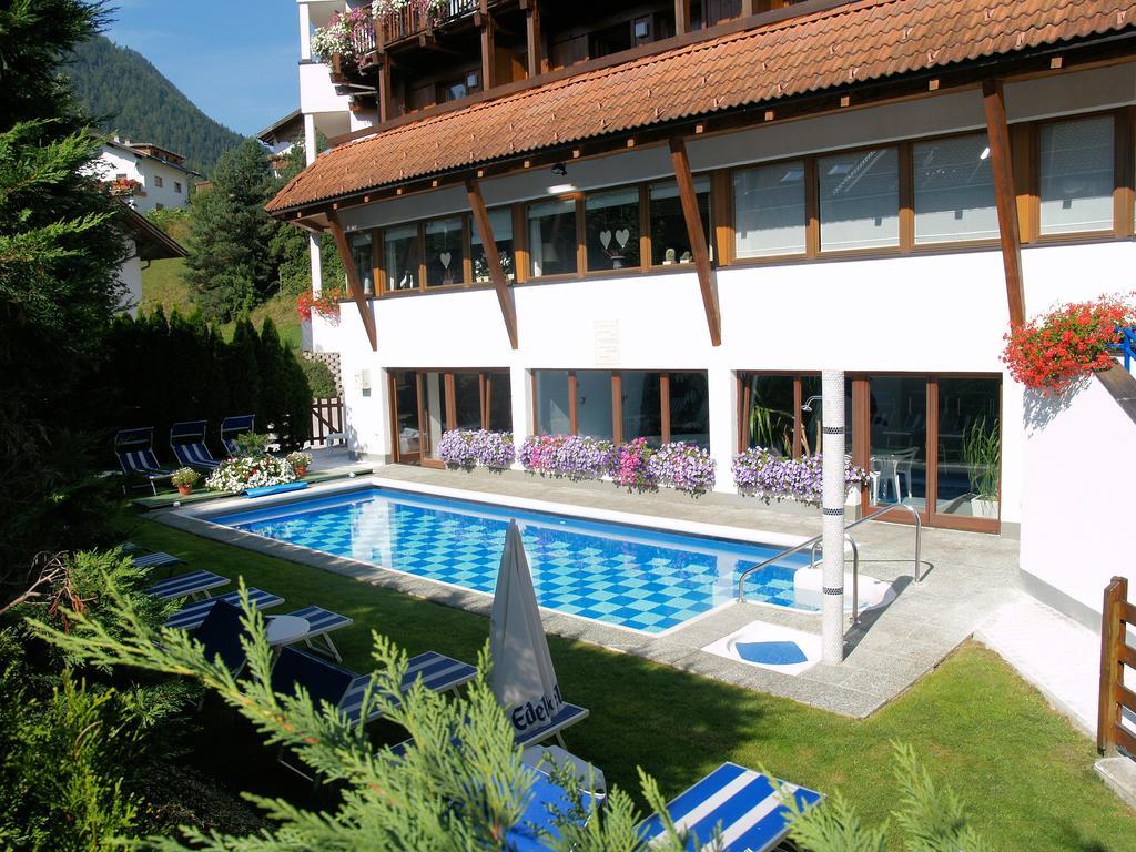 Hotel Montana Arzl im Pitztal Extérieur photo